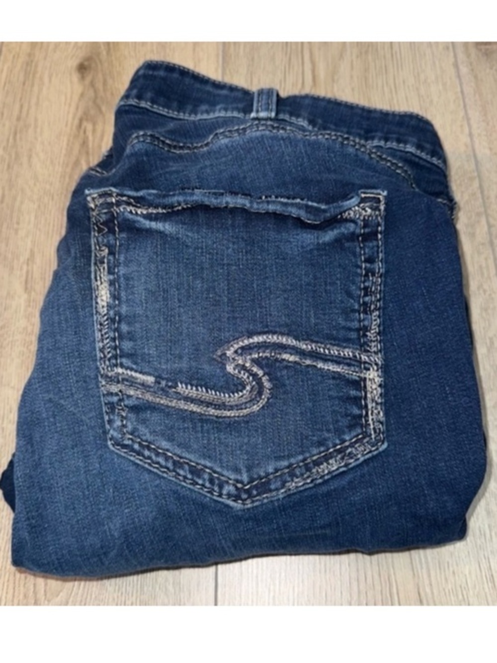 Silver jeans co Avery skinny crop capri cropped jeans denim